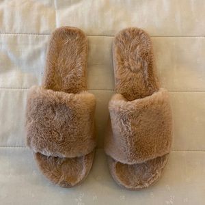 H&M Faux Fur Slide Slippers Size 8.5-9.5